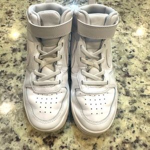 **SOLD** Kids Nike Court Borough Mid 2 Hightop